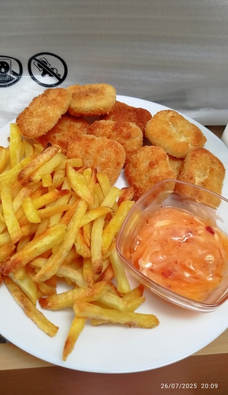 Chicken & french fries - Image 2